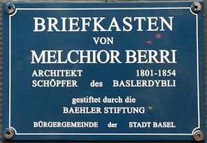 Schild am Briefkasten im Stil Melchior Berris in Basel